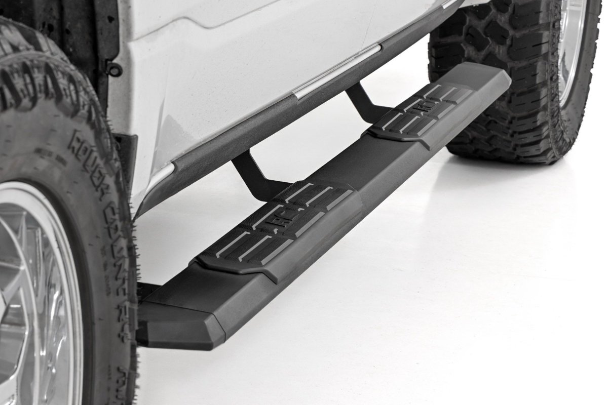 Ram 1500 Running Boards - Rough Country - TR2, Aluminum, Black Powder Coat, 5 in Wide - Black - '19-'26